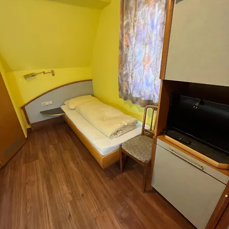 Landgasthaus Waldhorn Otel 2*