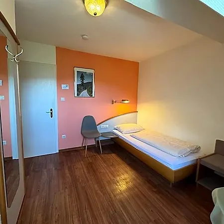 فندق Landgasthaus Waldhorn 2*