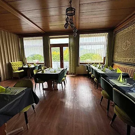 Landgasthaus Waldhorn فندق
