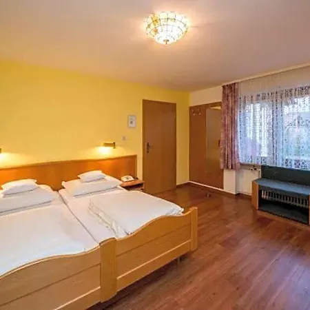 Landgasthaus Waldhorn فورباخ