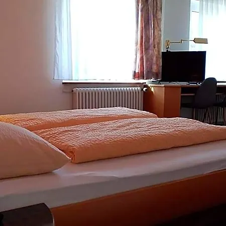 فندق Landgasthaus Waldhorn 2*