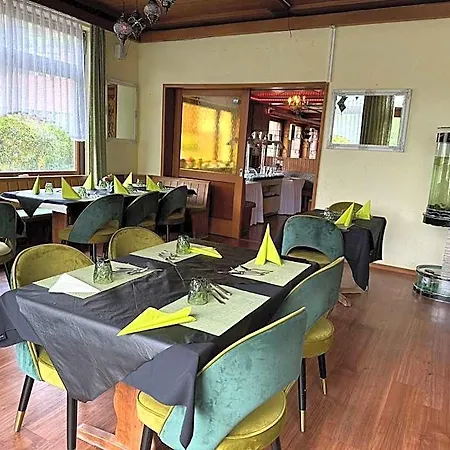 فندق Landgasthaus Waldhorn 2*