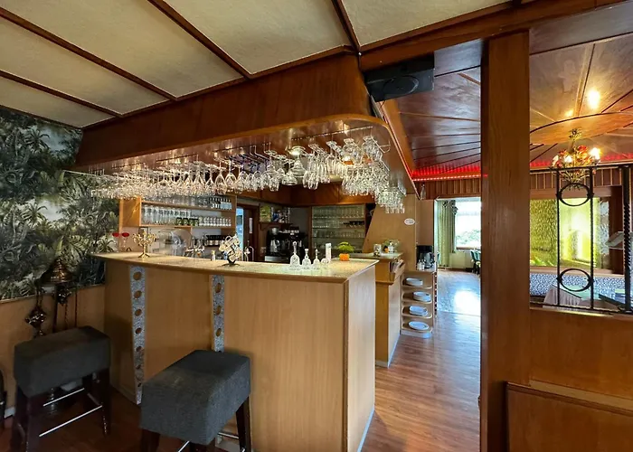 Landgasthaus Waldhorn フォルバック