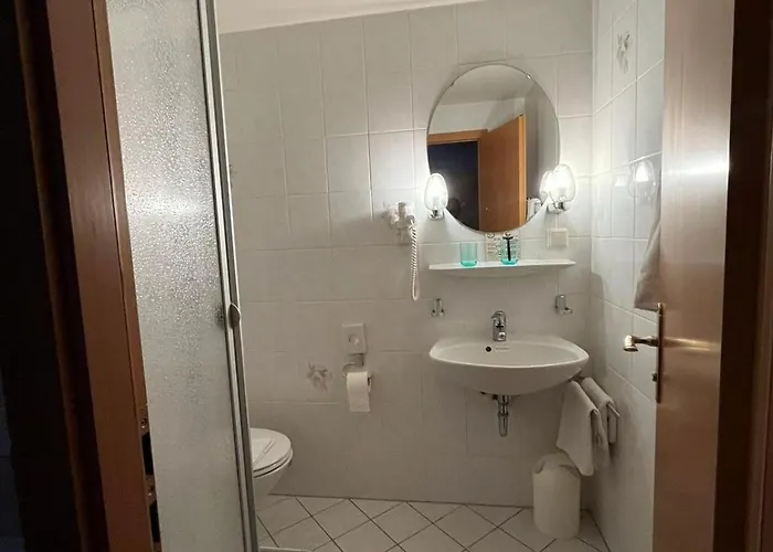 Landgasthaus Waldhorn ホテル 2*