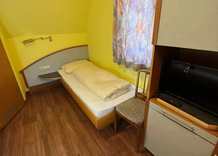 Landgasthaus Waldhorn ホテル 2*